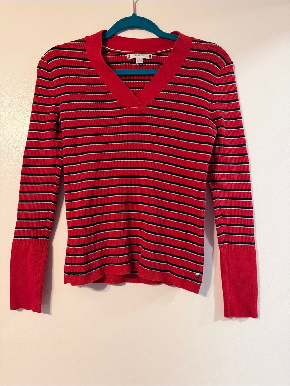 Tommy Hilfiger women’s extra small long sleeve V-neck sweater red blue white